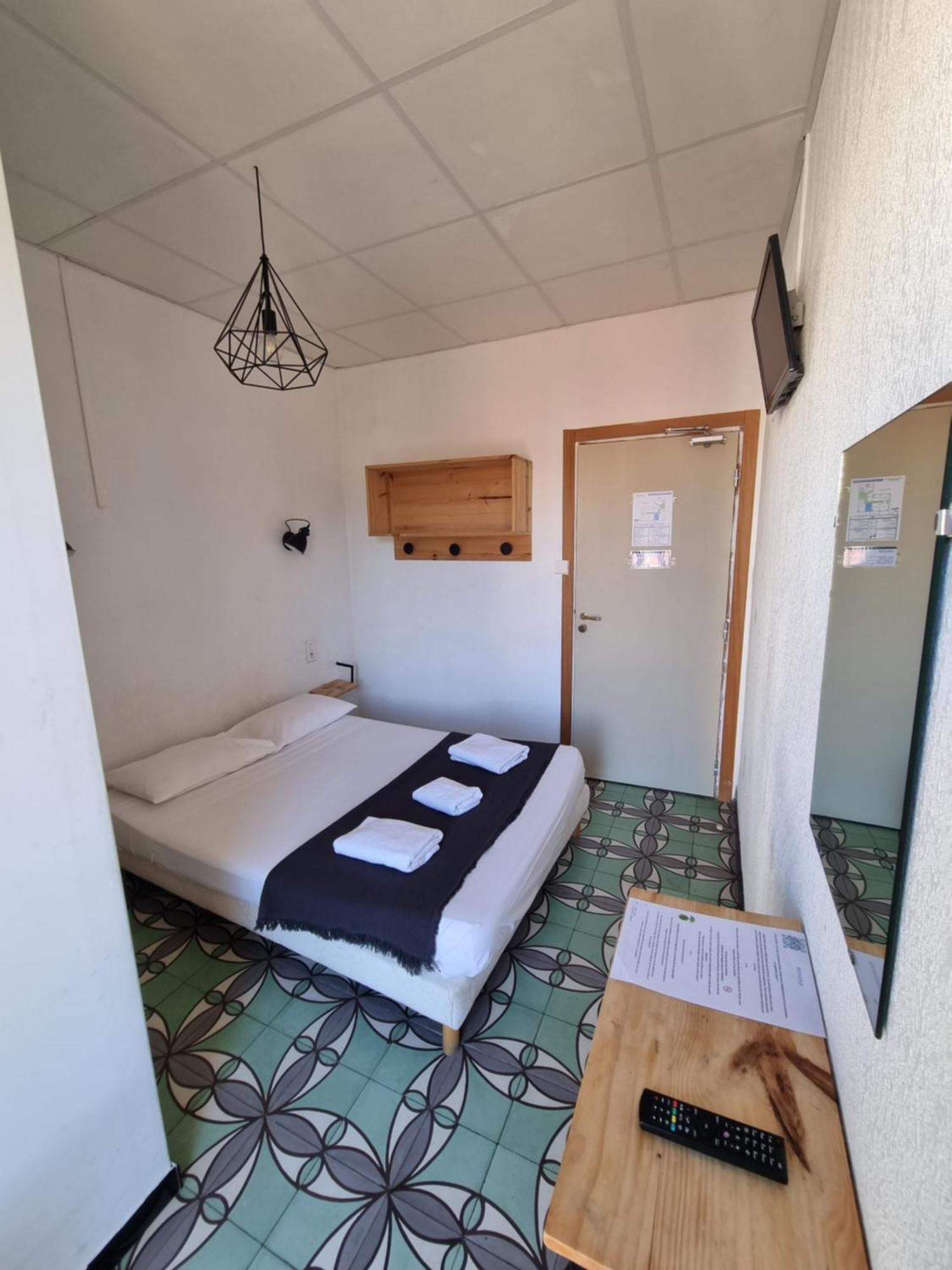 Hotel Le Centre Ле-Булу Экстерьер фото