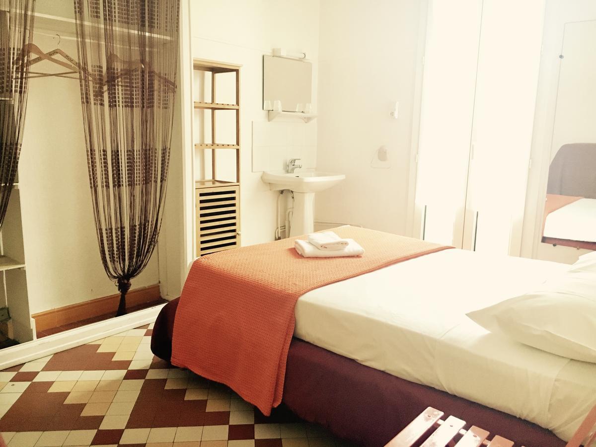 Hotel Le Centre Ле-Булу Экстерьер фото